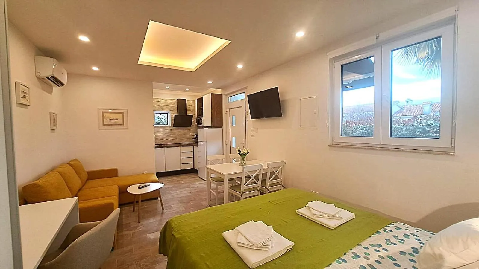 Apartments Martina Studio 니바이스 0*,